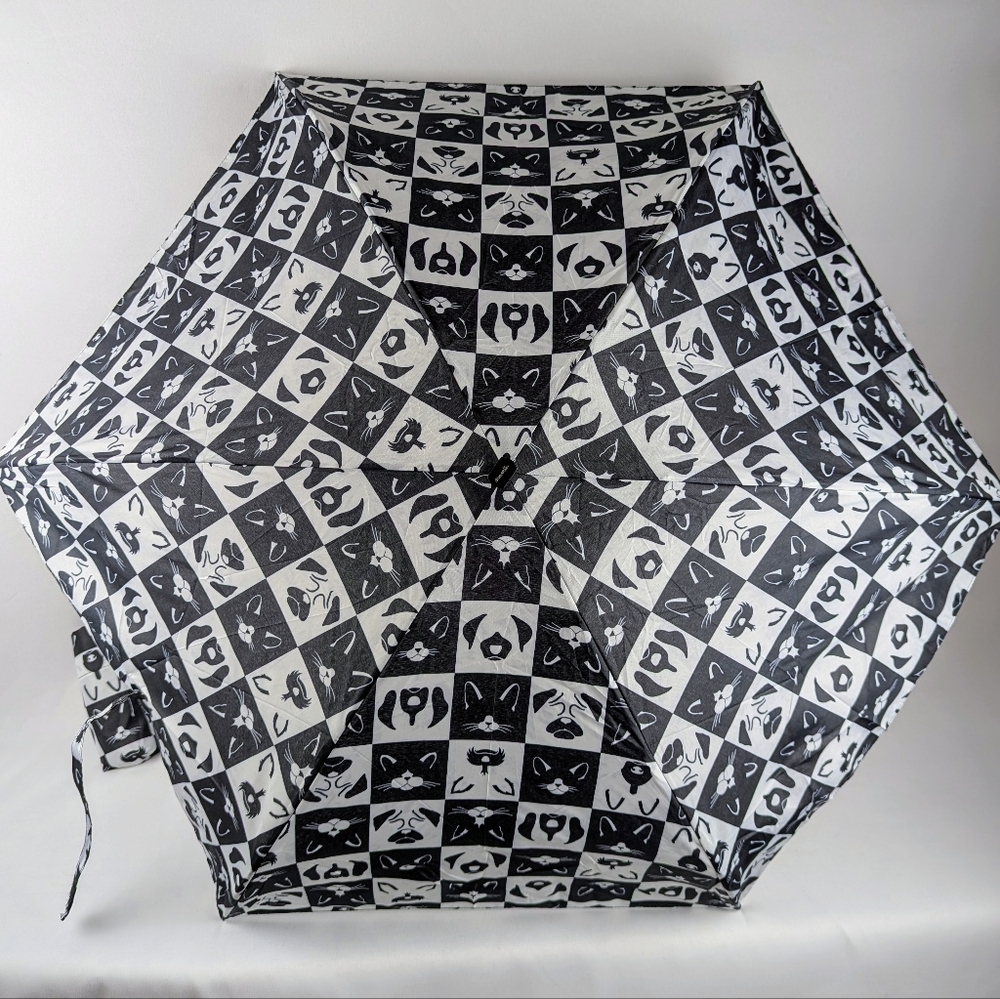 ShedRain Mini Manual Fold Umbrella Cats Dogs Print Lightweight Black White NWT
